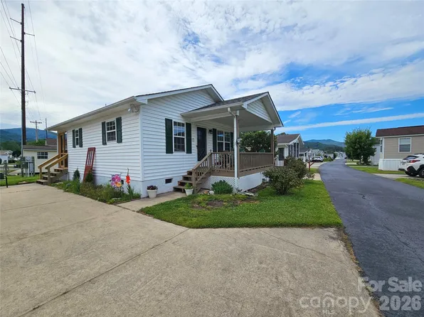 68 Strollers Ln, Waynesville, NC 28785