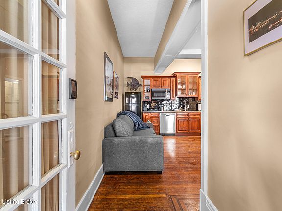 4th image of 1236 E Broadway