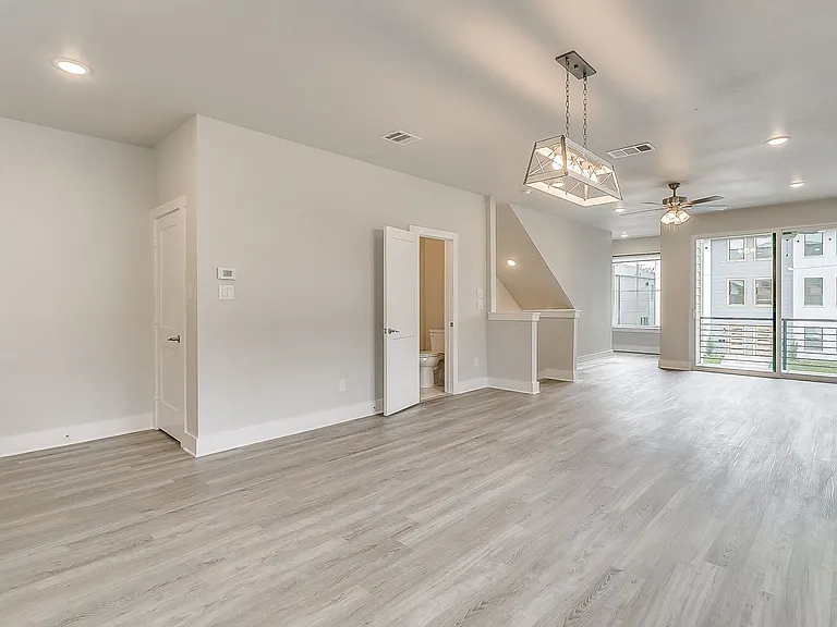 3210 Forest Park Blvd — Photo 21