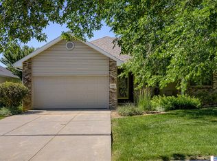 1545 Old Farm Rd, Lincoln, NE 68512