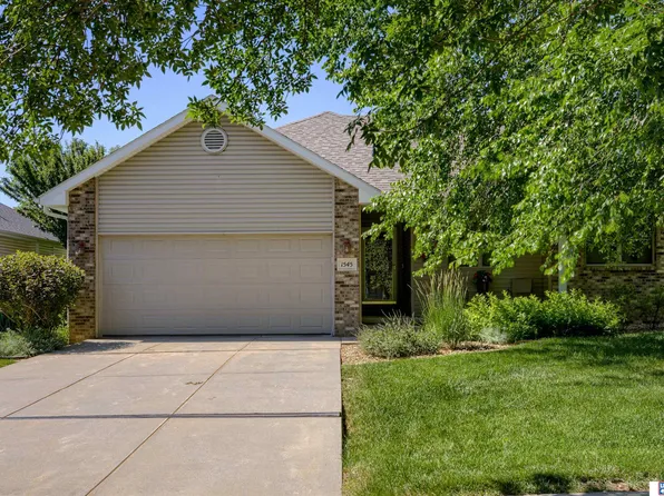 1545 Old Farm Rd, Lincoln, NE 68512