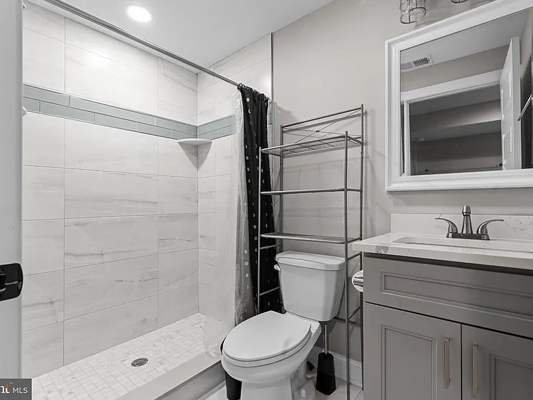 1528 W Seybert St — Photo 32