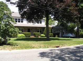 9 Eastover Rd, Sayville, NY 11782