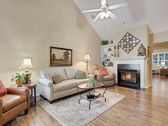5th image of 313 Ivystone Dr