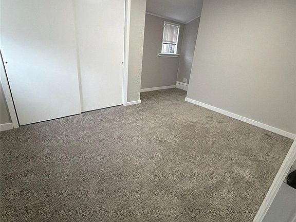 4th image of 205 Dengler St