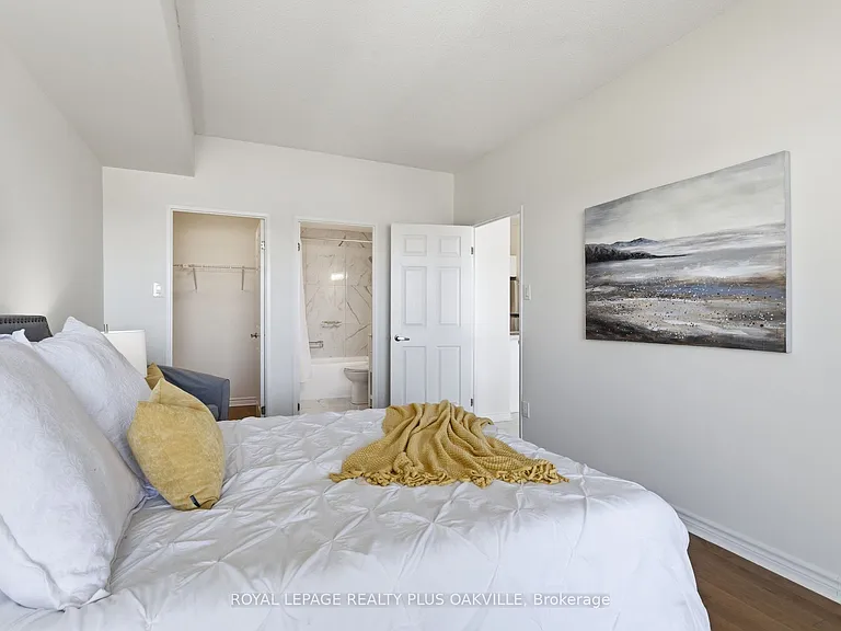 2511 Lakeshore Rd W #718 — Photo 23