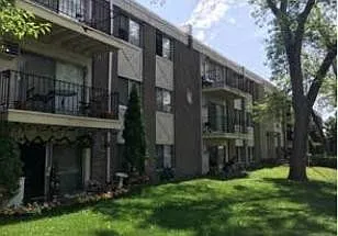 Cedar Avenue Apartments — Photo 20