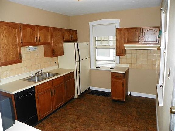 5th image of 2608 N Mont Clare Ave