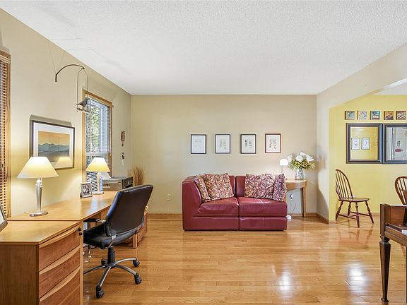 4th image of 713 SE 5th Ct