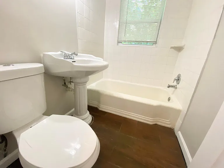 2304 Glendale Ter #2304 — Photo 11