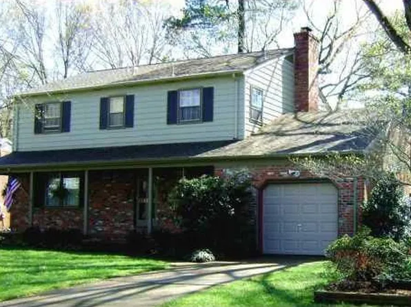 430 Summer Dr, Newport News, VA 23606