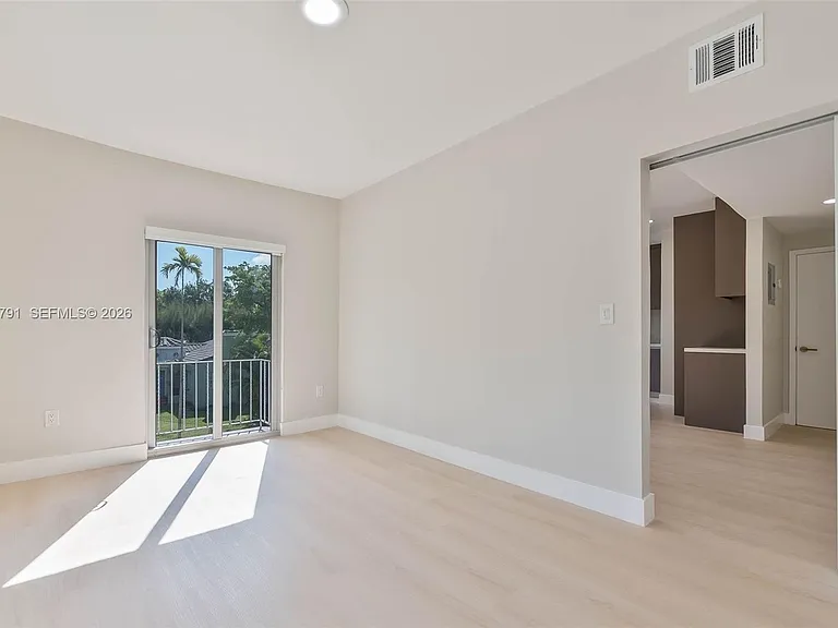 694 NE 76th St #6 — Photo 16