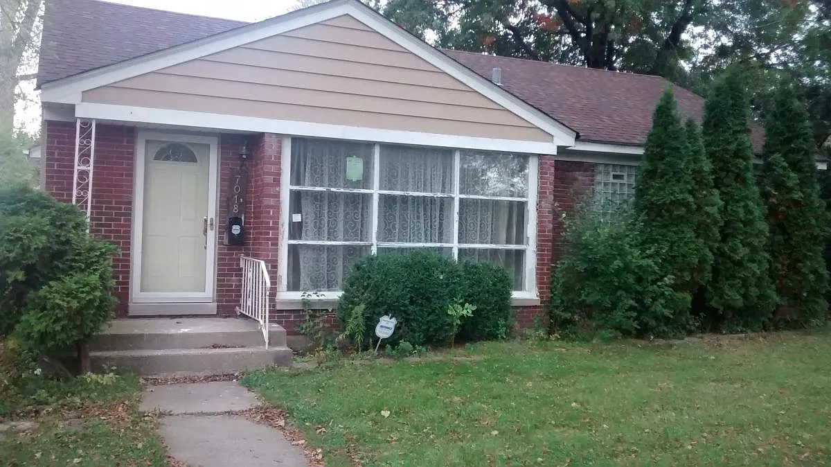 3 bed, 1.5 bath, 1350 sqft, $2,600 — Photo 1