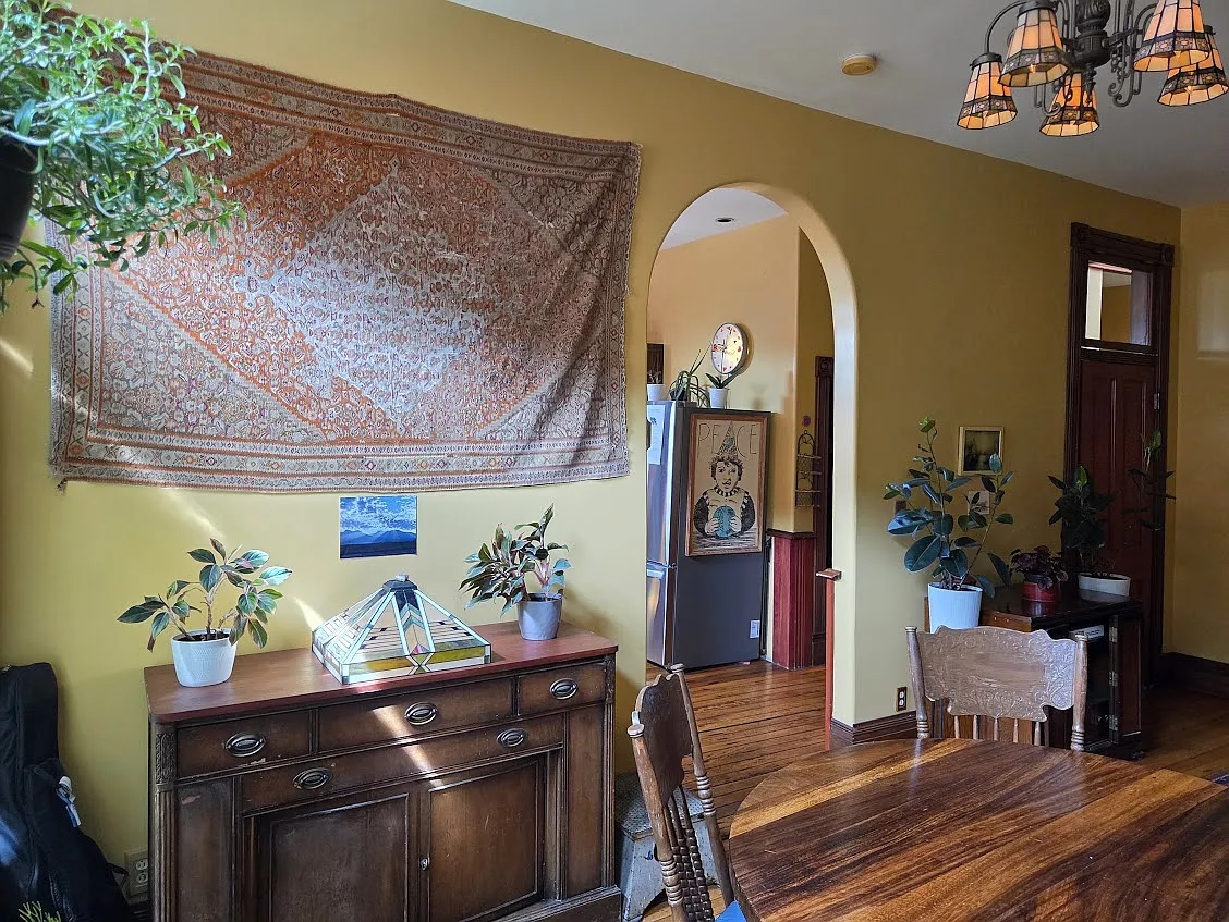 3 bed, 1600 sqft, $3,200 — Photo 2