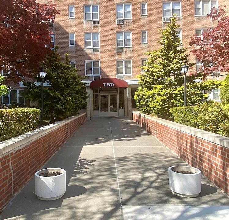 1st image of 2 Sadore Lane #5Z