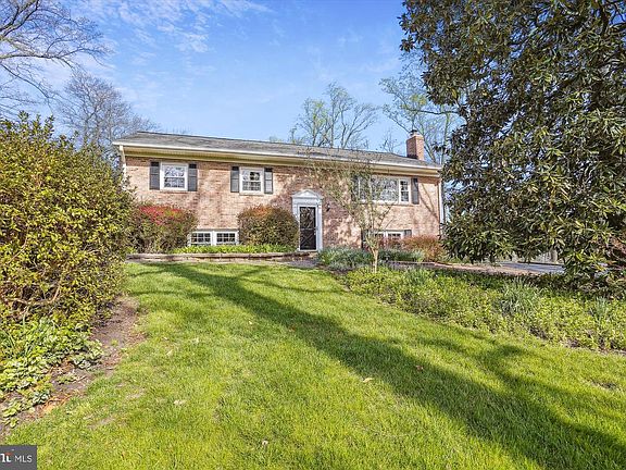 3rd image of 5614 Glenwood Dr