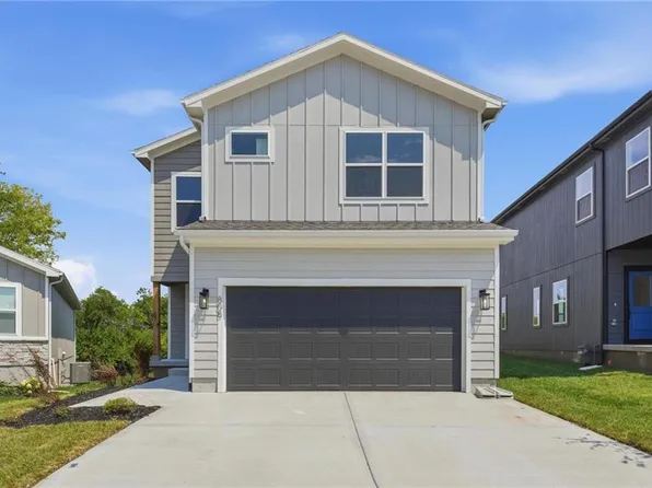 808 Glenn Cir, Raymore, MO 64083