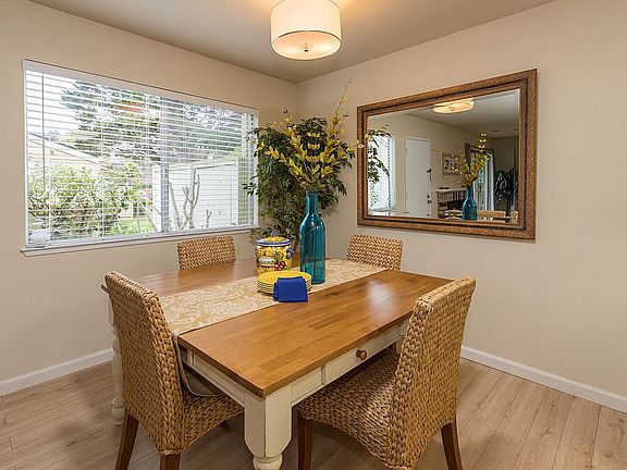 5th image of 1618 Dolphin Dr