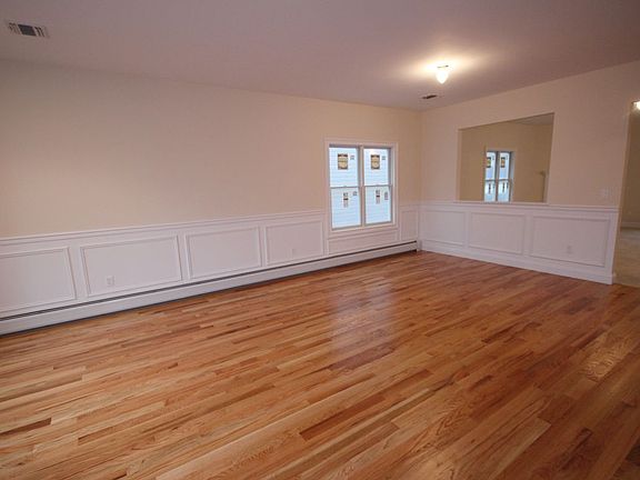 4th image of 107 Holcomb Ave