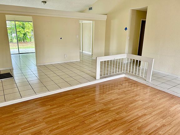 3rd image of 10431 NW 20th Court