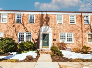 417 Morris Ave APT 15, Summit, NJ 07901