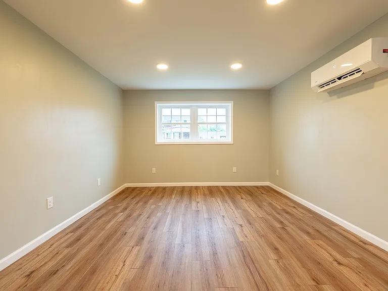 515 Davis St — Photo 15