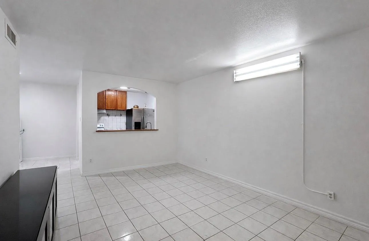 2 bed, 2.0 bath, 1026 sqft, $800 — Photo 2