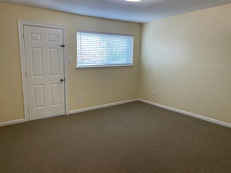 724 S 1st St #15 — Photo 6
