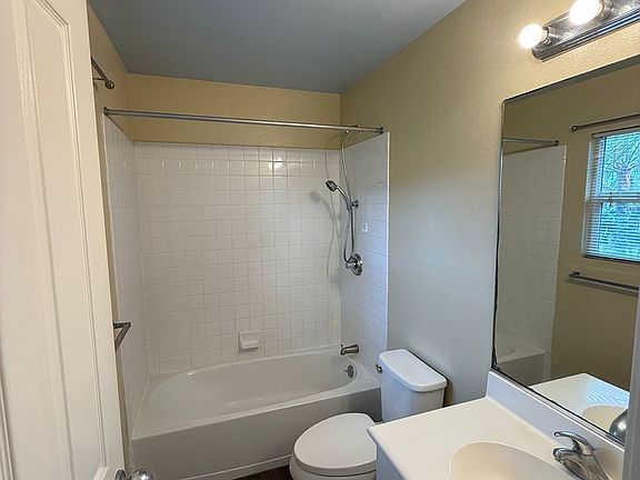 4th image of 91-1233 Kaileolea Dr