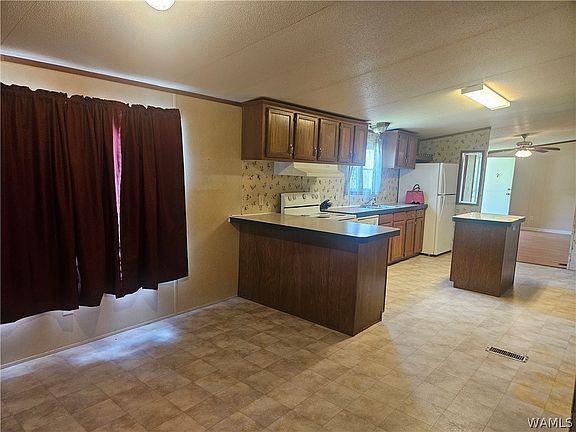 3rd image of 5301 Candlewood Dr