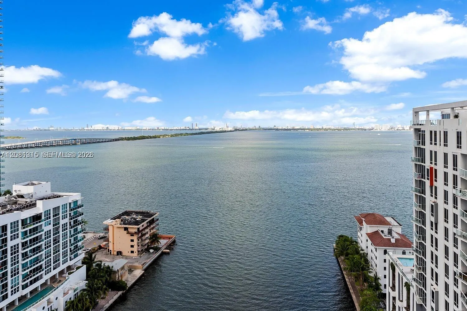 Icon Bay Condo — Photo 2