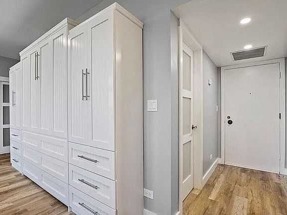 3rd image of 240 Seaview Ct APT 103
