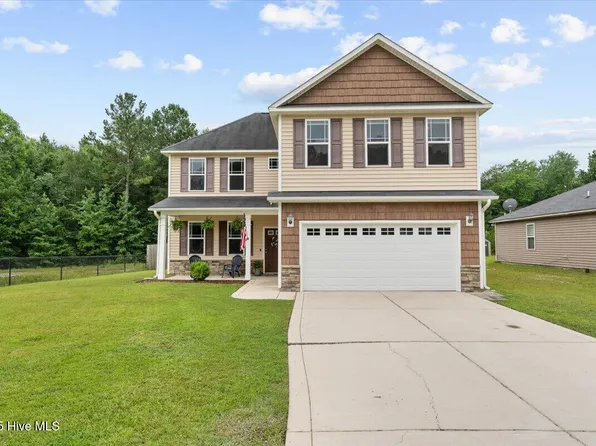 668 Roanoke Drive, Raeford, NC 28376