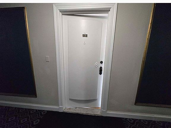 4th image of 15 E Kirby St