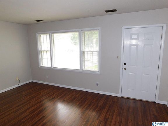 3rd image of 4808 Lumary Cir NW
