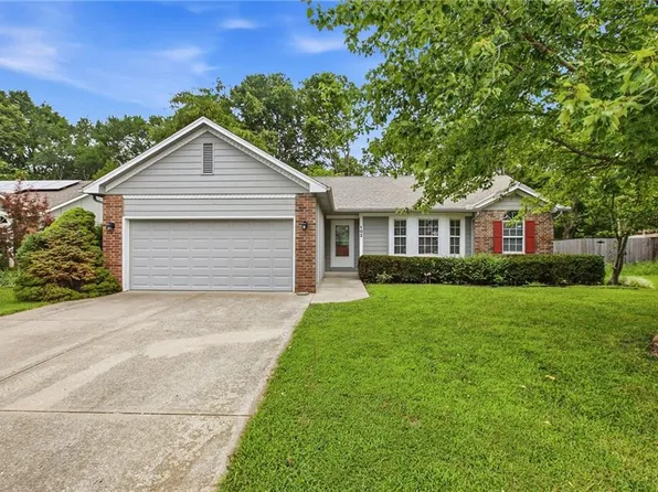 102 W Sierra Dr, Raymore, MO 64083
