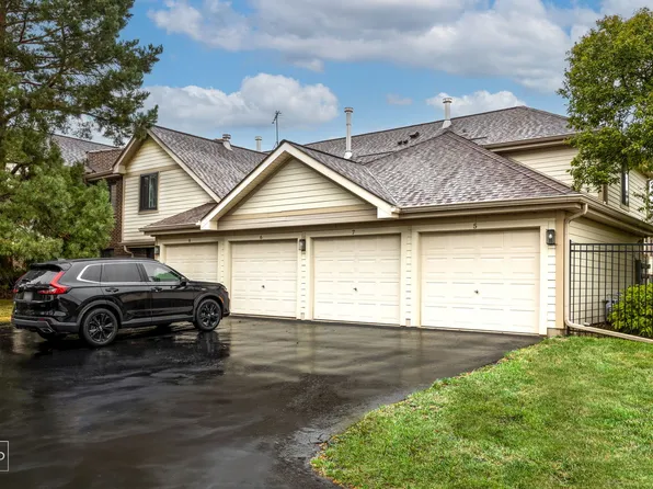810 E Castle Ct APT 7, Palatine, IL 60074