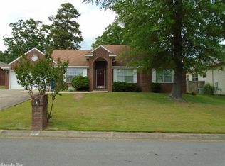 2 Ouachita Cv, Maumelle, AR 72113