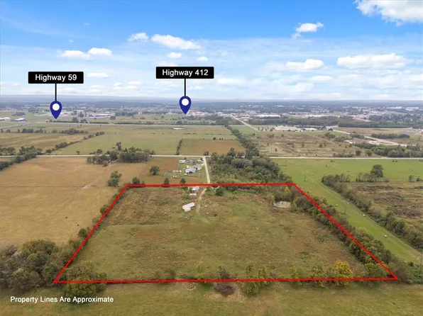 Cheri Whitlock Dr, Siloam Springs, AR 72761