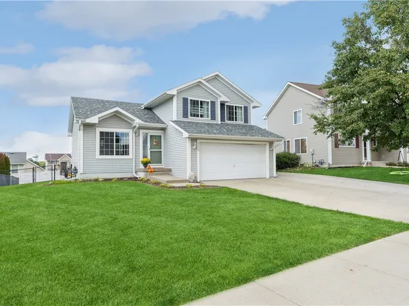 450 Boulder Ridge Ct, Pleasant Hill, IA 50327