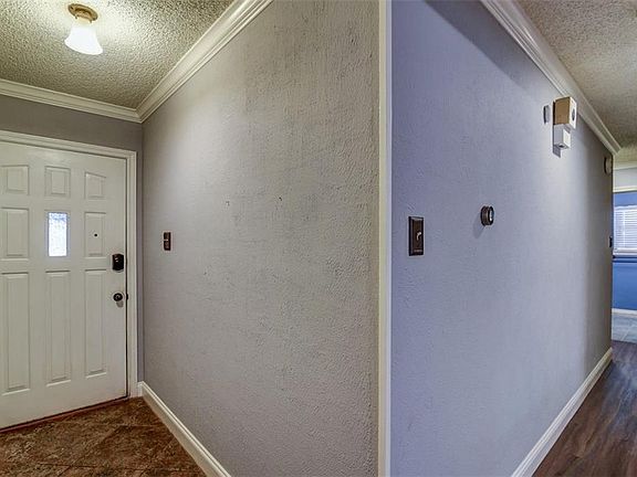 4th image of 3806 Mahonia Ct