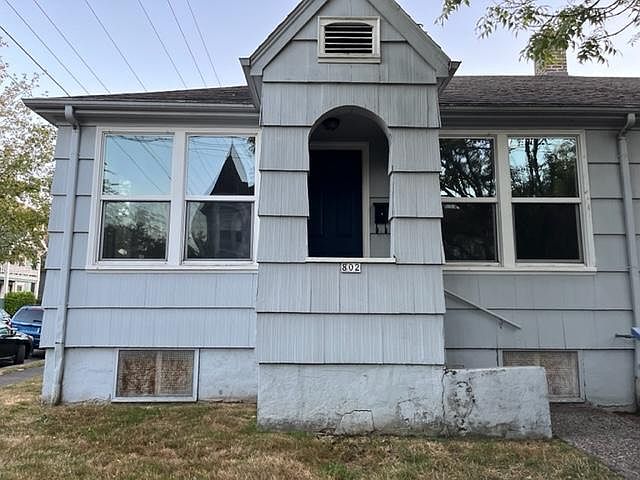 East corner unit
