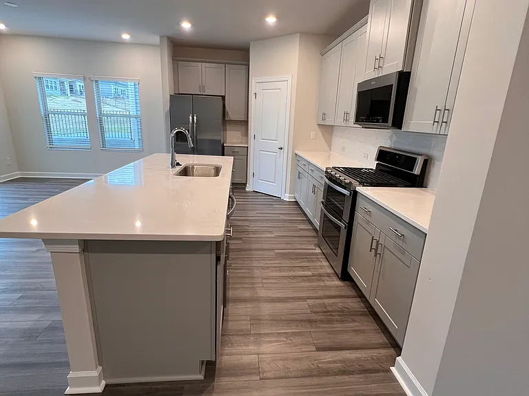 9850 Festival Way — Photo 8