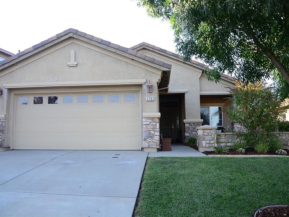 1st image of 2252 Lariat Ln