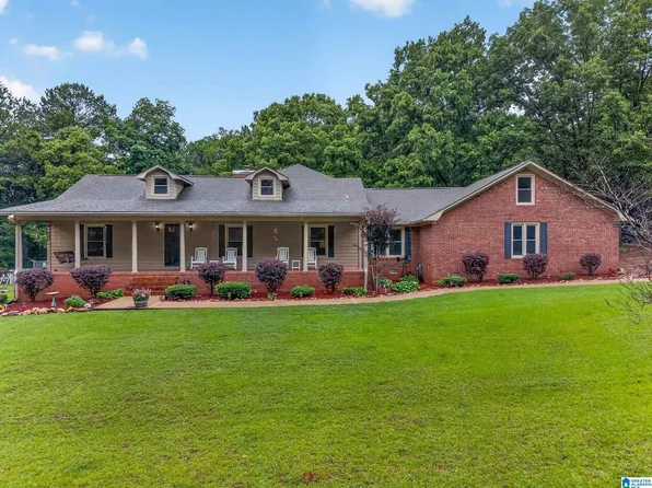 574 Talladega Creek Dr, Talladega, AL 35160