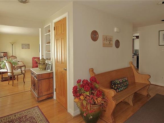 3rd image of 302 Bauman Ave