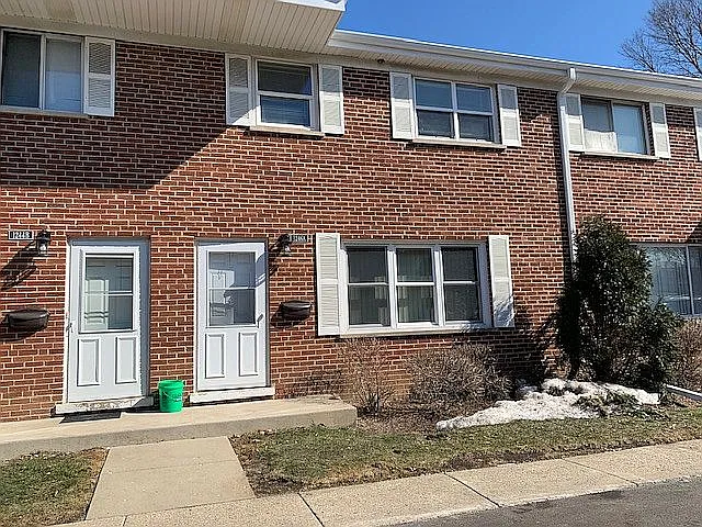 1246 N Boxwood Dr #A photo 1
