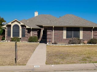 2111 Oak Tree St, Denton, TX 76209