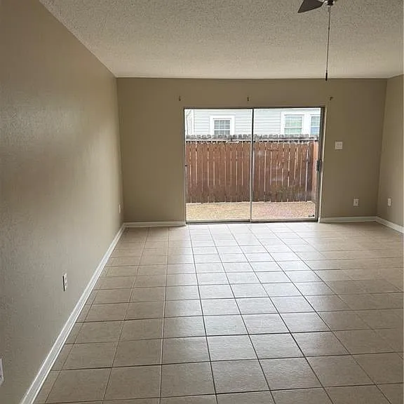 588 Oak Ave — Photo 4
