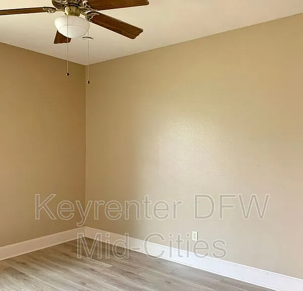 1905 S Henderson St — Photo 14